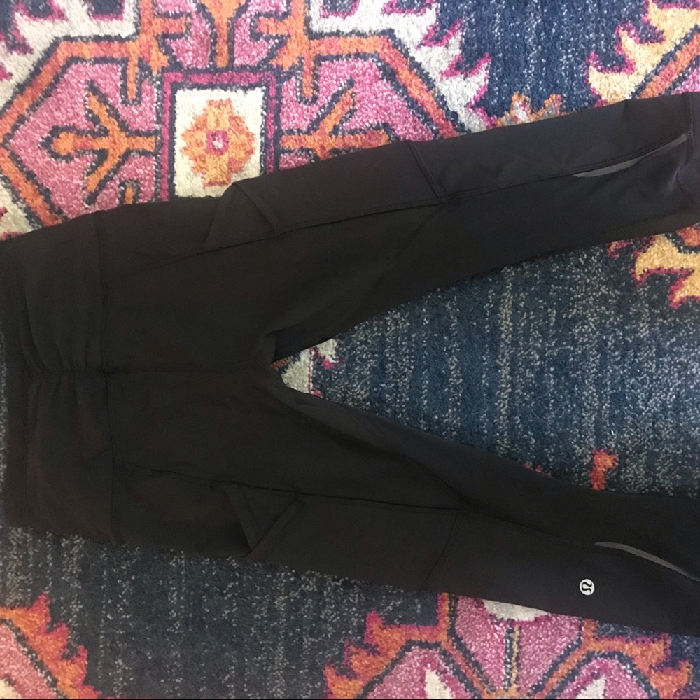 New never worn Lululemon crop pant